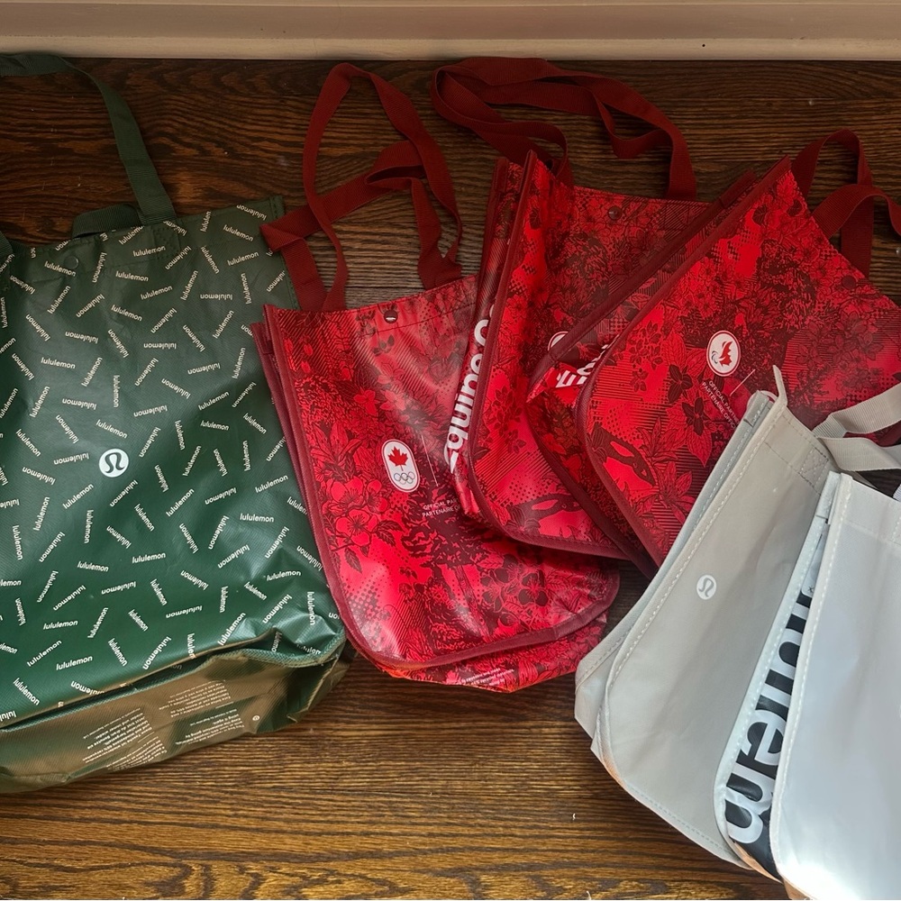 Bundle of Lululemon Totes - including exclusive Team Canada and Christmas